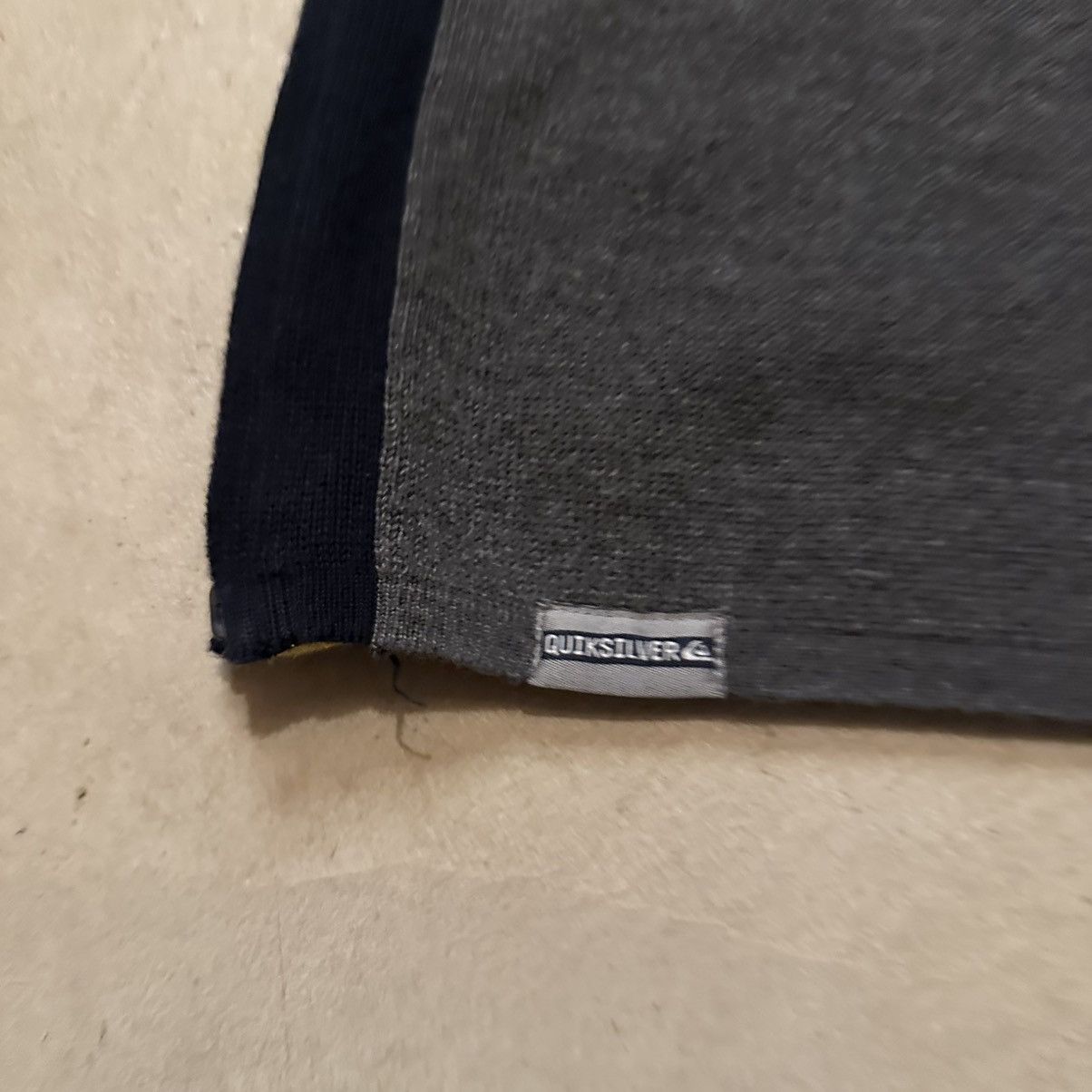 Quiksilver Vintage 90s Grey Quiksilver Surf V-Neck Sweater Size L Size US L / EU 52-54 / 3 - 3 Thumbnail