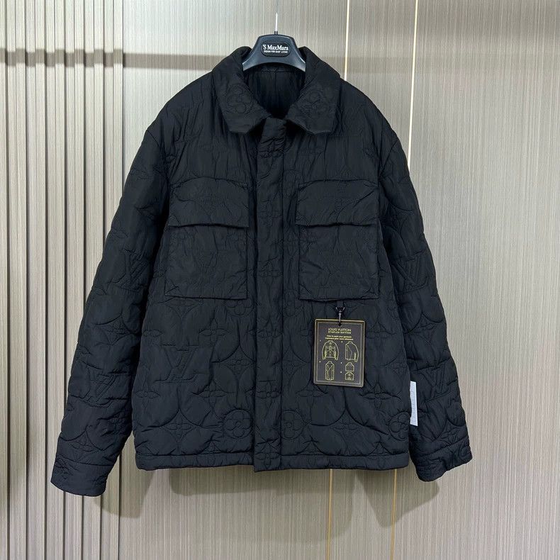 Louis Vuitton LOUIS VUITTON Black presbyopic embossed tag instruction cot Size US L / EU 52-54 / 3 - 1 Thumbnail