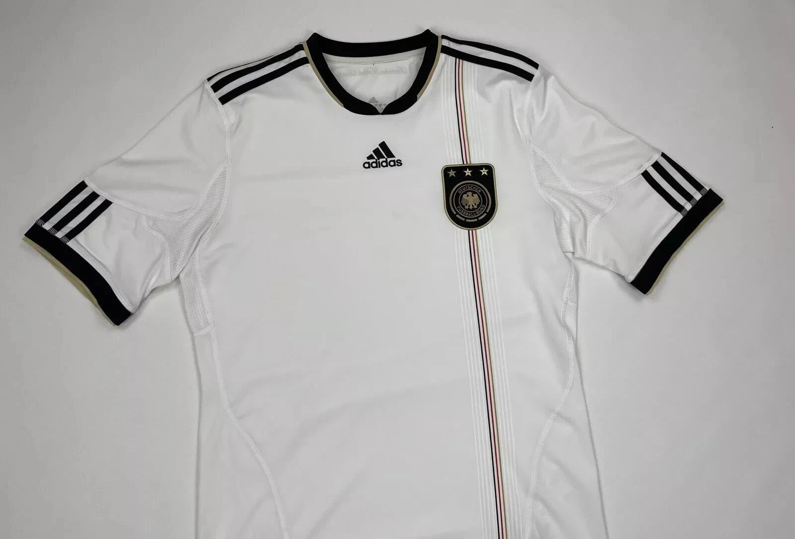 Adidas NATIONAL GERMANY 2010 2011 2012 HOME JERSEY SHIRT SOCCER Size US M / EU 48-50 / 2 - 3 Thumbnail