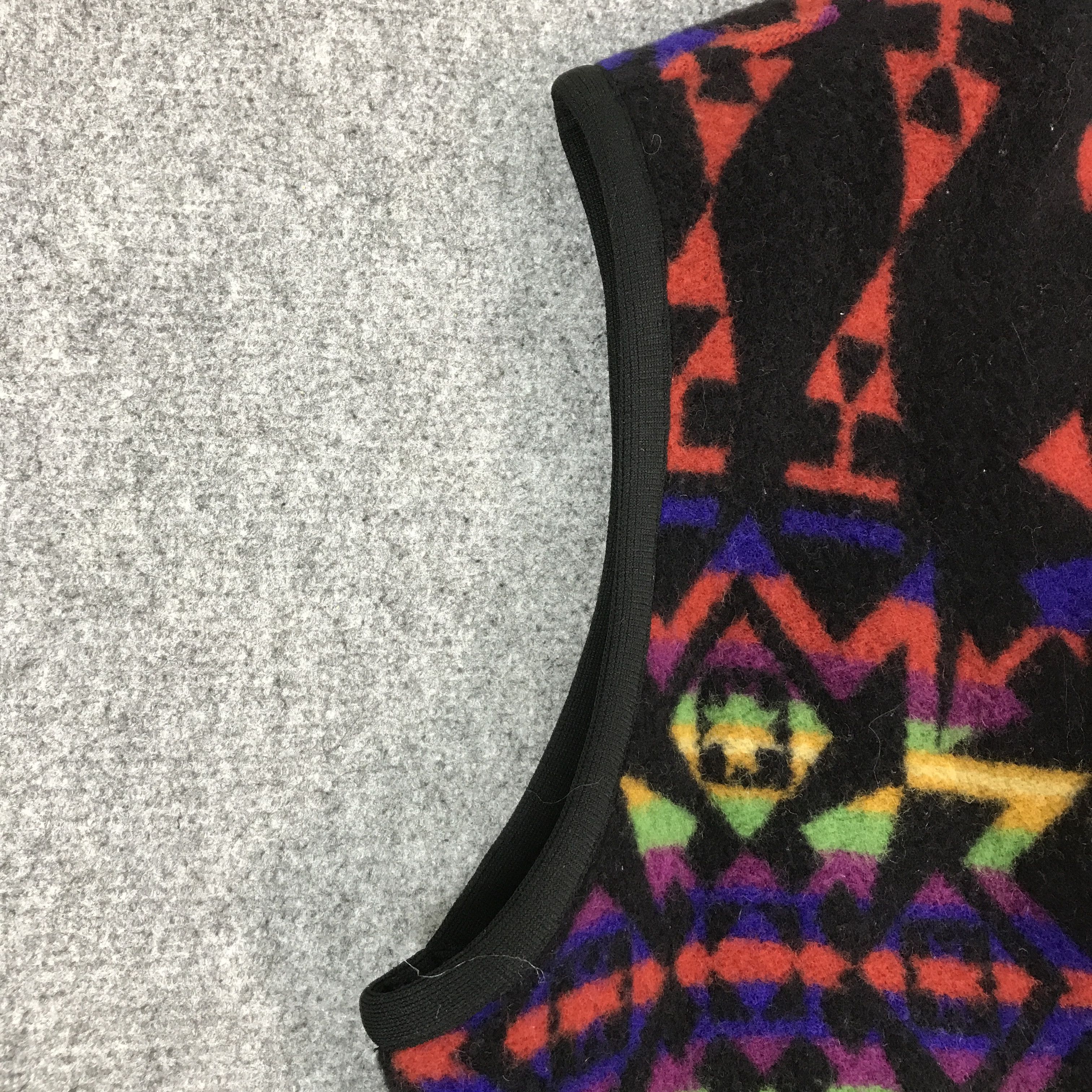 United Colors Of Benetton VTG UNITED COLORS OF BENETTON NAVAJO VEST Size US M / EU 48-50 / 2 - 7 Thumbnail