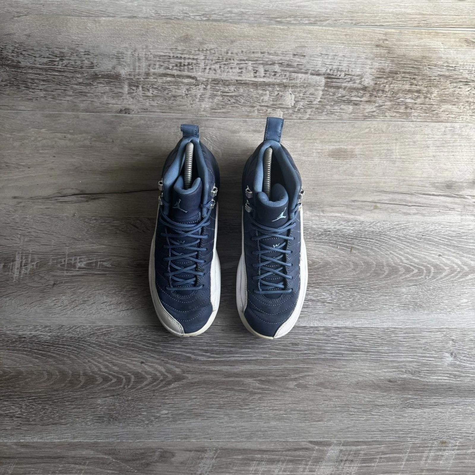Nike NIKE • JORDAN 12 Retro GS "Indigo" (6M) Size US 6 / EU 39 - 9 Thumbnail