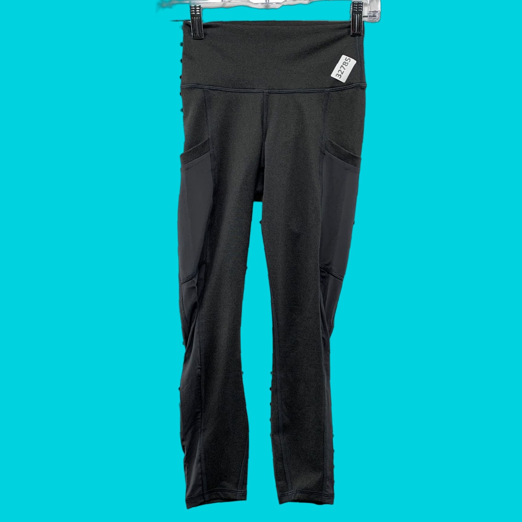 Fabletics Fabletics Mila Leggings Womens 2XS Gray Pocket Capri Yoga Fit 22x22.5 Size 24" / US 00 / IT 34 - 1 Thumbnail