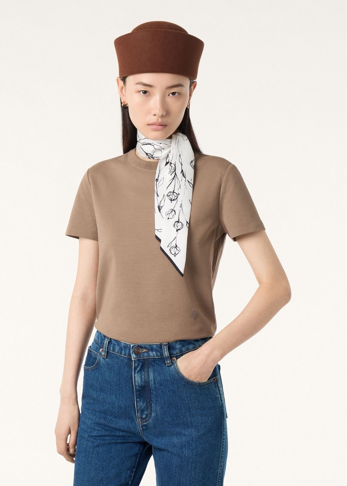 Loro Piana o1srvl11e0526 FAO5498 My-T T-Shirt in Beige Size XS / US 0-2 / IT 36-38 - 4 Thumbnail