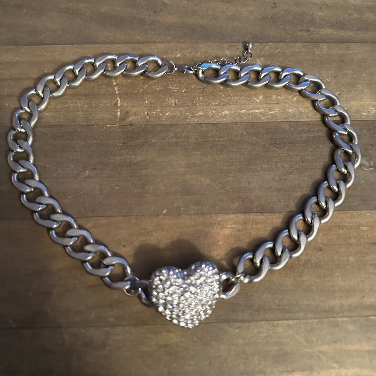 Other Chunky silver tone curb link paved rhinestone heart necklace Size ONE SIZE - 2 Thumbnail