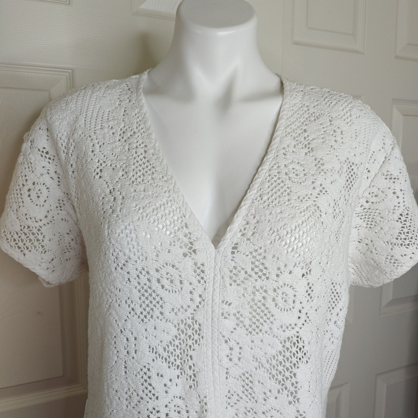 Banana Republic Banana Republic oversized floral crochet V-neck top sz S Size S / US 4 / IT 40 - 2 Thumbnail