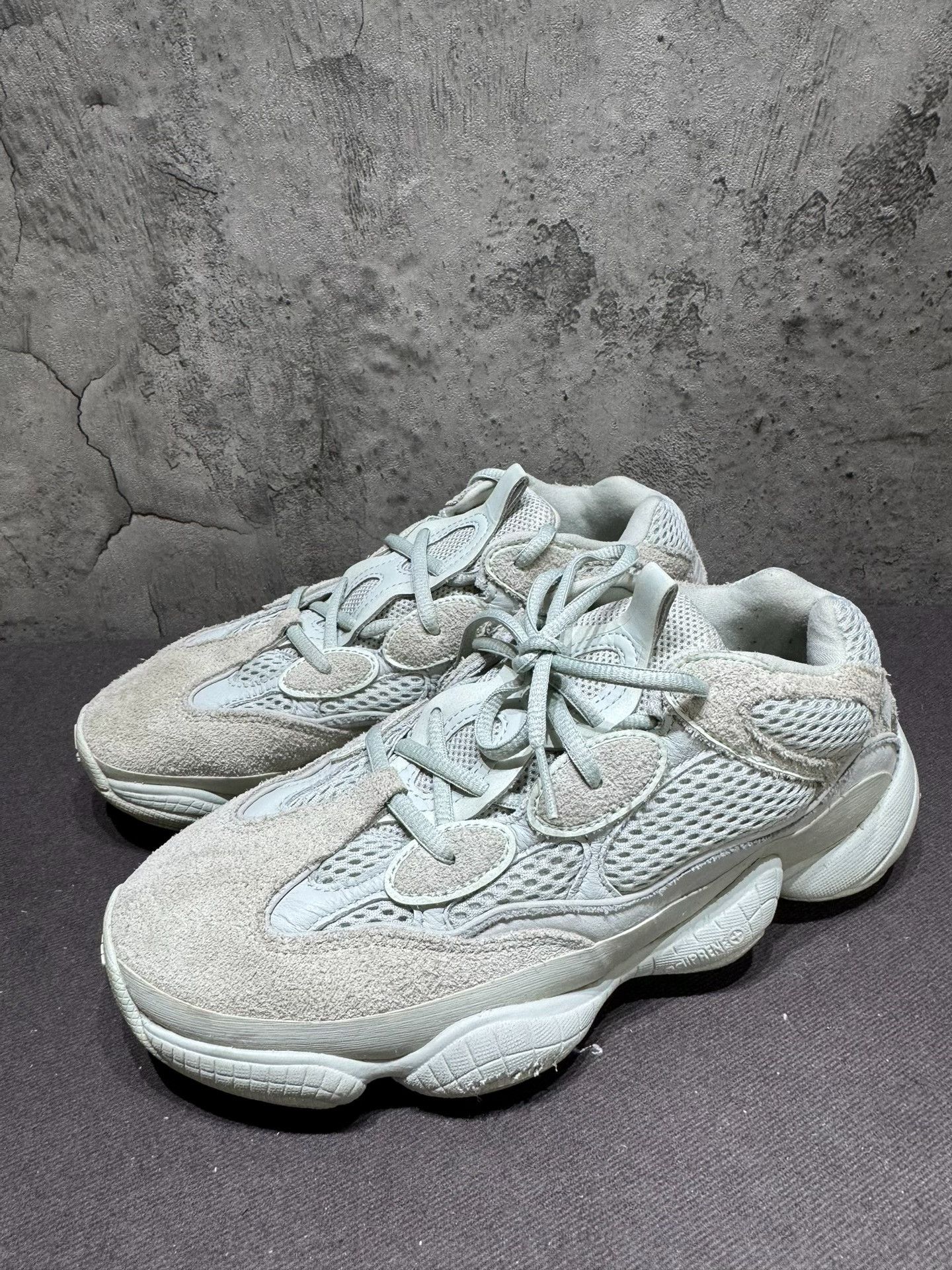 Adidas Adidas YEEZY500 White Lowtop Sneakers 40 Men Size US 7.5 / EU 40-41 - 1 Thumbnail