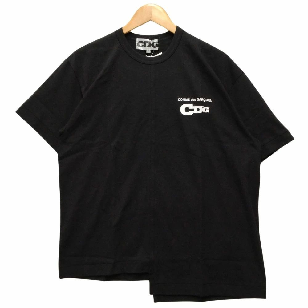 Comme des Garcons T-Shirts Asymmetrical Design Logo Print Cotton Black Size US S / EU 44-46 / 1 - 1 Thumbnail
