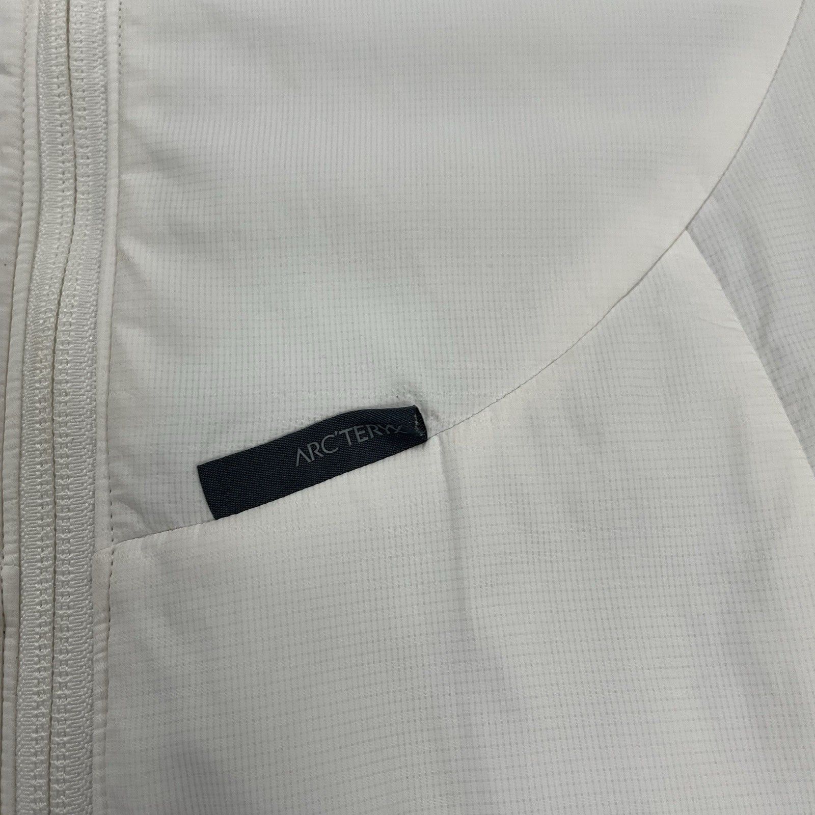 Arc'teryx Arcteryx Ceva Hooded Jacket White Full Zip Lightweight Nylon Size M / US 6-8 / IT 42-44 - 4 Thumbnail