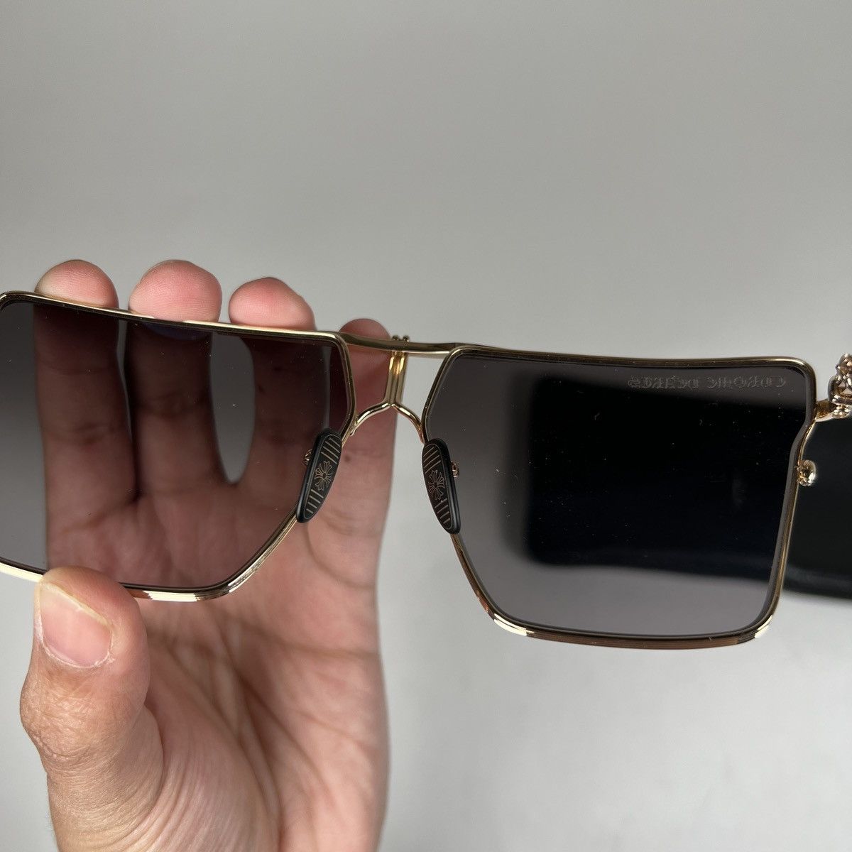 Chrome Hearts Chrome Hearts Gold ‘Nipply’ Aviator Sunglasses Size ONE SIZE - 9 Thumbnail