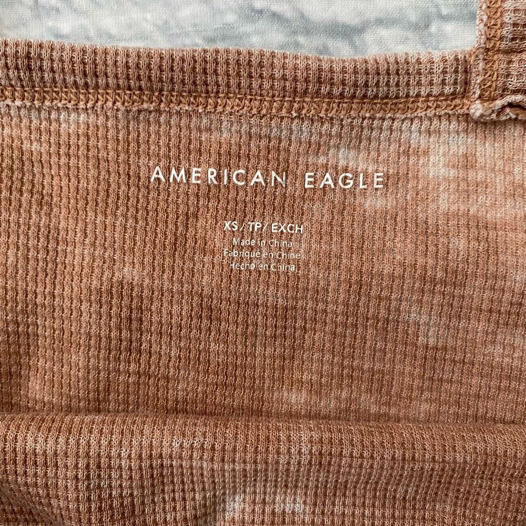 American Eagle Outfitters American Eagle women XS Distressed tan & white textured crop Size XS / US 0-2 / IT 36-38 - 4 Thumbnail