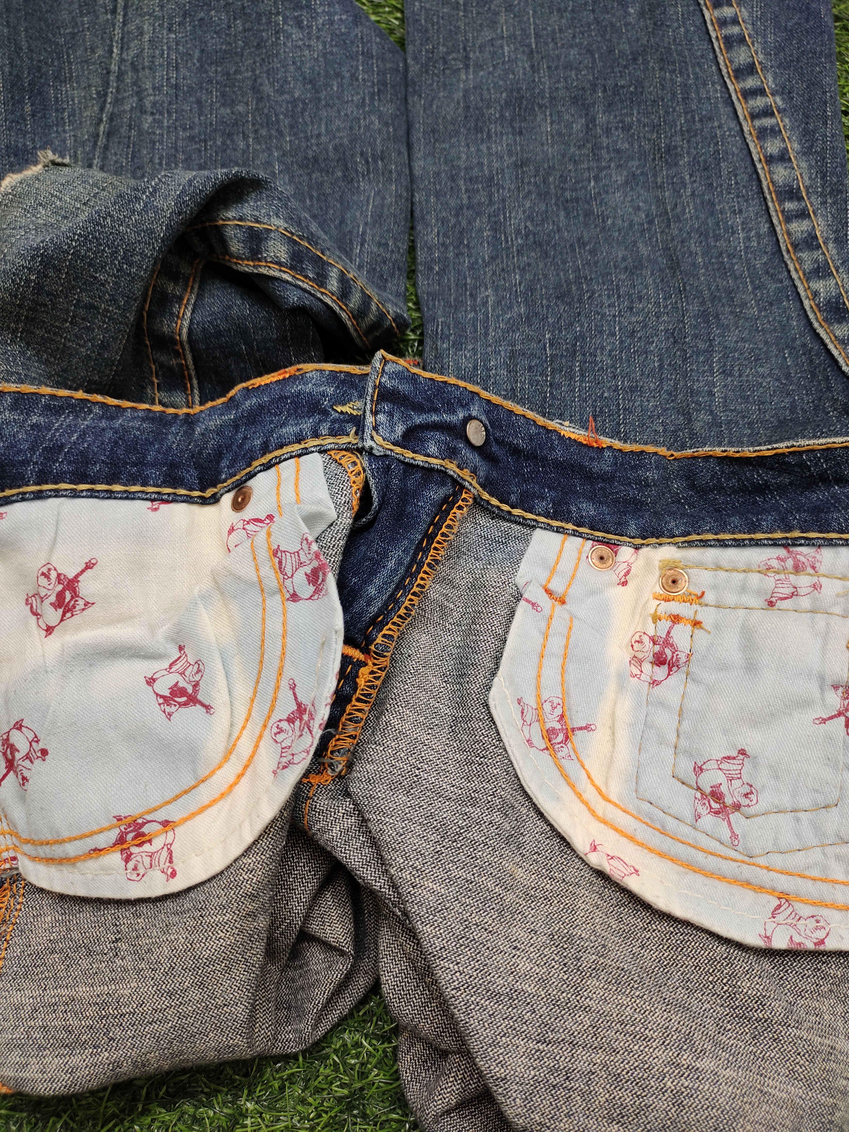 True Religion Flare Jeans True Religon Distress Faded Low Rise Boot Cut Size US 26 / EU 42 - 20 Thumbnail