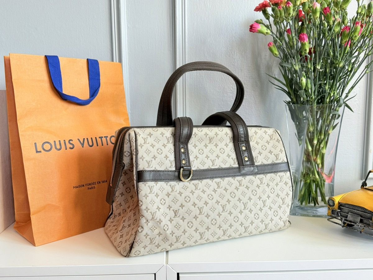 Louis Vuitton Louis Vuitton Gris Monogram Mini Lin Joséphine GM Size ONE SIZE - 1 Thumbnail