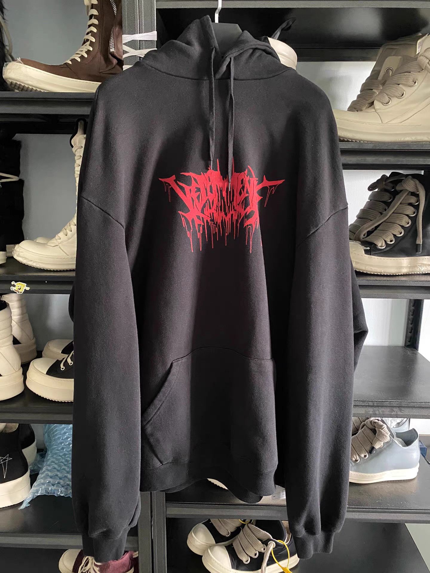 Vetements Vetements 18SS Blood Drop Sanskrit heavyweight hoodie Size US M / EU 48-50 / 2 - 1 Thumbnail