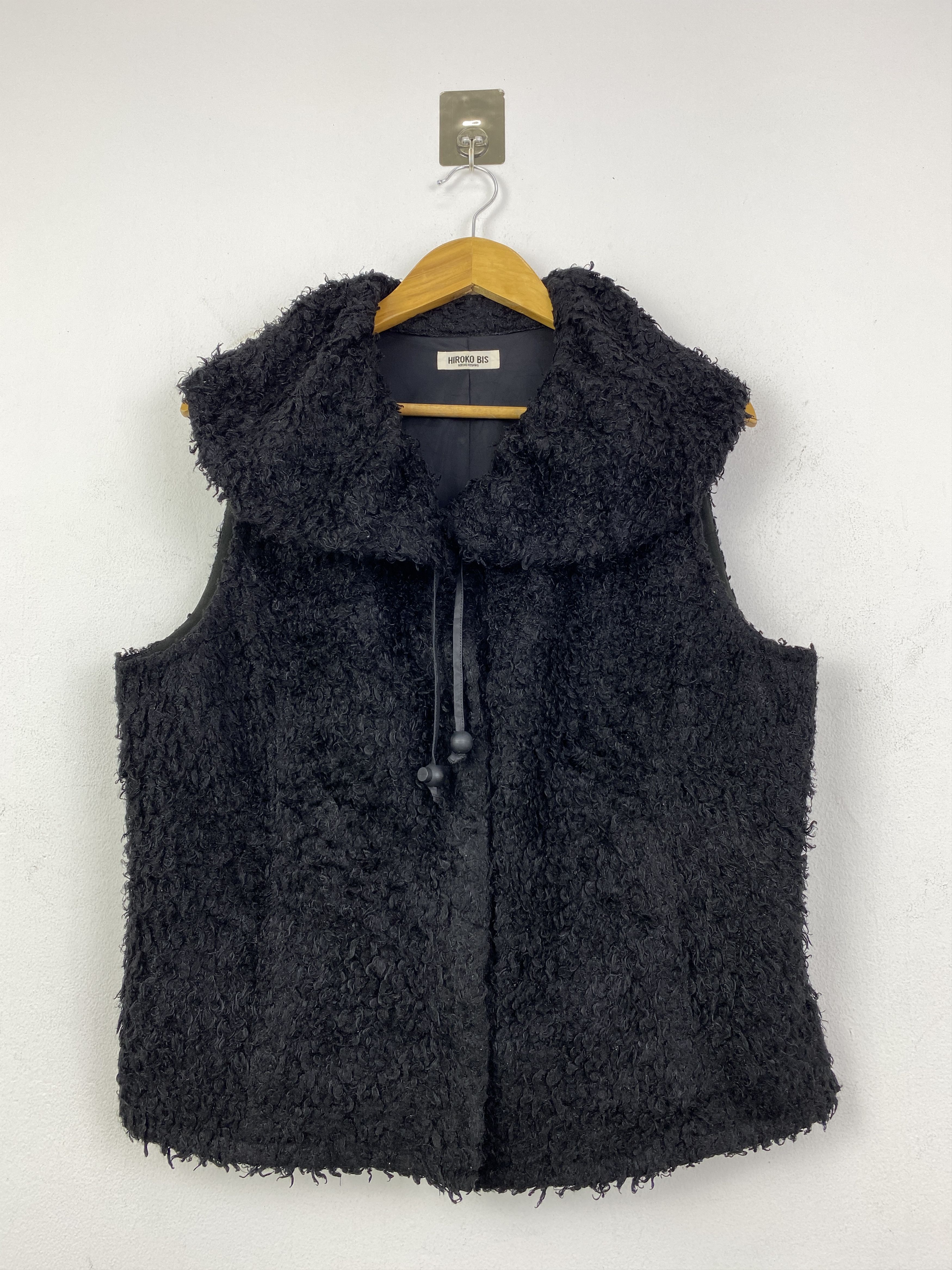 Hiroko Koshino Homme Vintage Hiroko Bis Curl Faux Fur Vest JA0244 Size US S / EU 44-46 / 1 - 1 Thumbnail