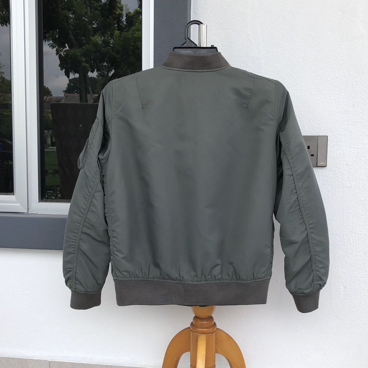 Uniqlo Uniqlo Ma-1 Bomber Jacket For Women Size S / US 4 / IT 40 - 7 Thumbnail