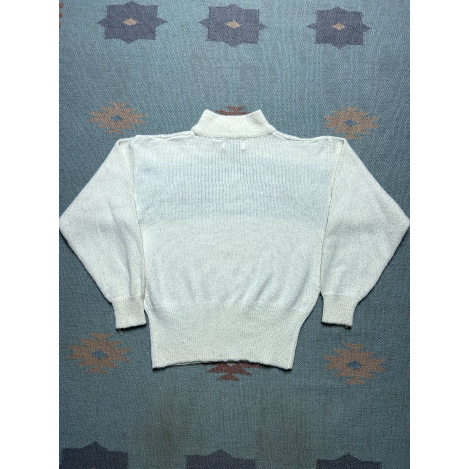 Vintage Vintage 80s Acrylic Blend Adult Large Knit Flower Soft Sweater User: Vintage 80s Acrylic Blend Adult Large Knit Flower Soft Sweater Size L / US 10 / IT 46 - 5 Thumbnail