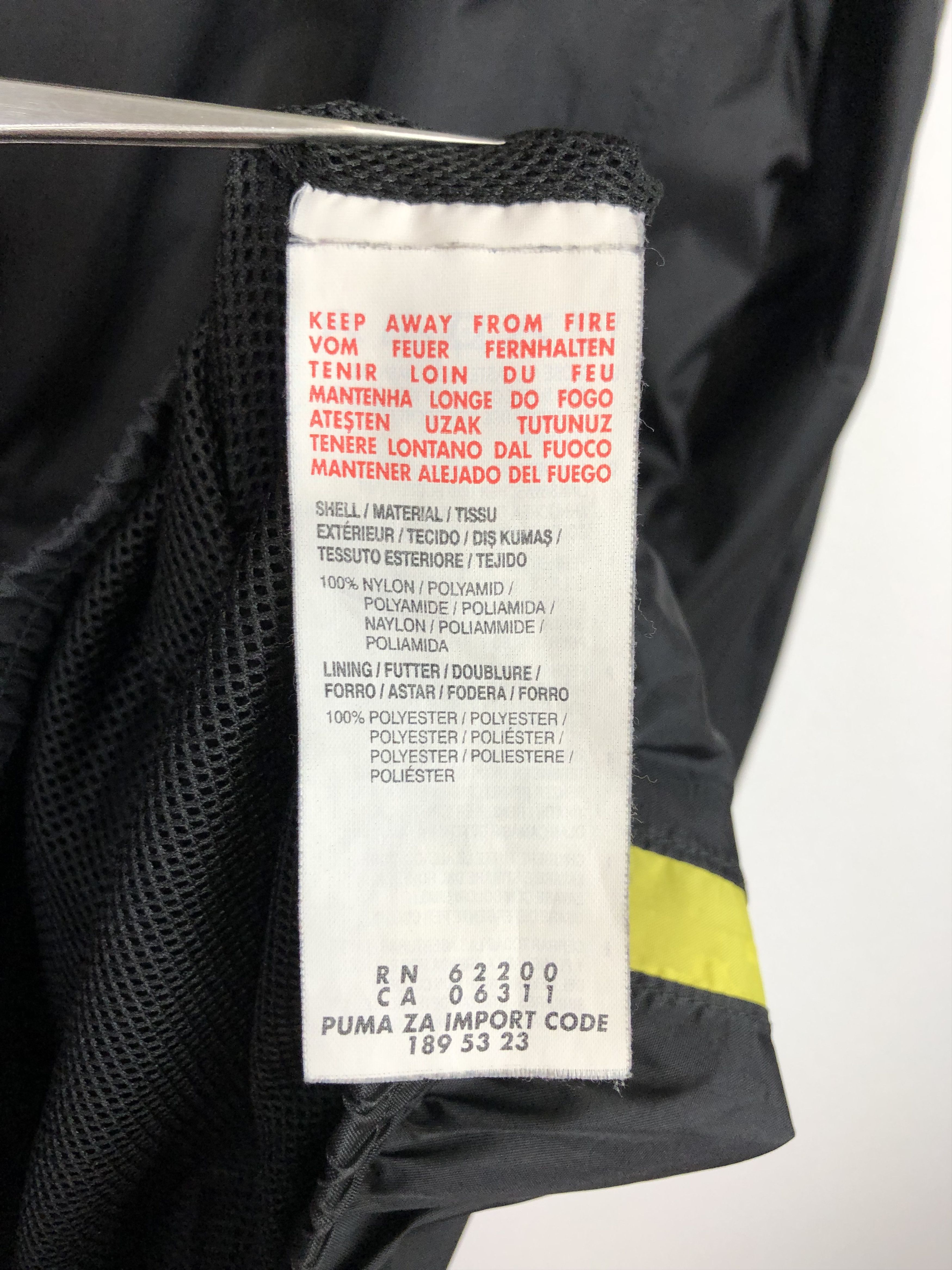 Puma Vintage Puma Borussia Dortmund Football Jacket Train Soccer Size US M / EU 48-50 / 2 - 10 Thumbnail