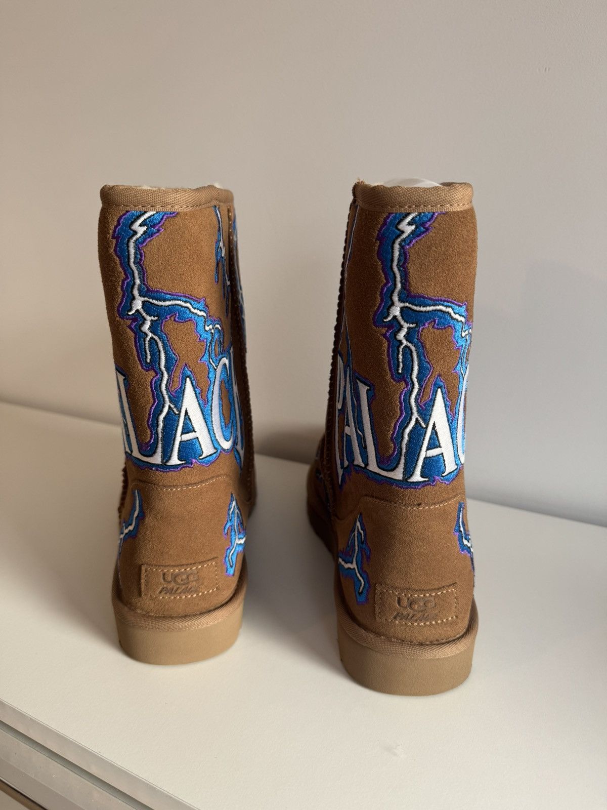 Palace × Ugg ✅ US 9 Palace x UGG Lightning Chestnut Brown Boots EU42 UK8 Size US 9 / EU 42 - 9 Thumbnail