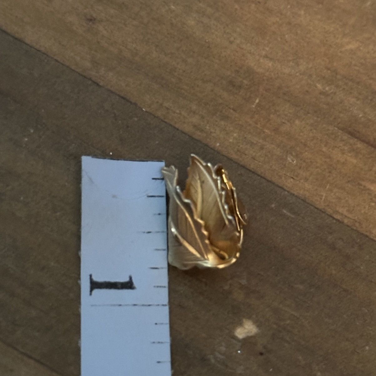 Vintage Vintage gold tone clip on curved leaves earrings Size ONE SIZE - 2 Thumbnail