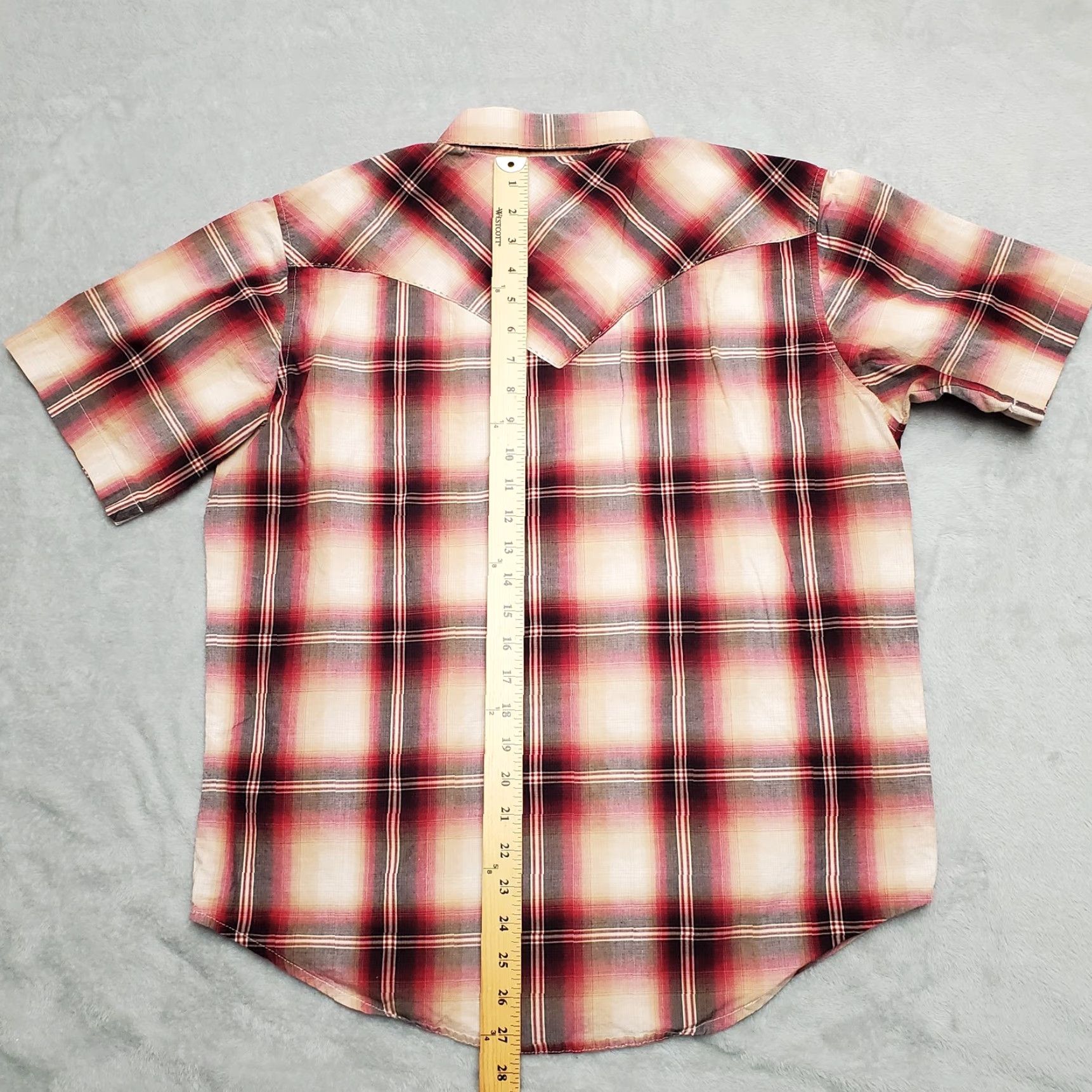 Wrangler Wrangler Shirt Mens M Red Short Sleeve Pearl Snap Cowboy Western Lightweight Shirt Mens Red Short Sleeve Pearl Snap Cowboy Western Lightweight Size US L / EU 52-54 / 3 - 6 Thumbnail