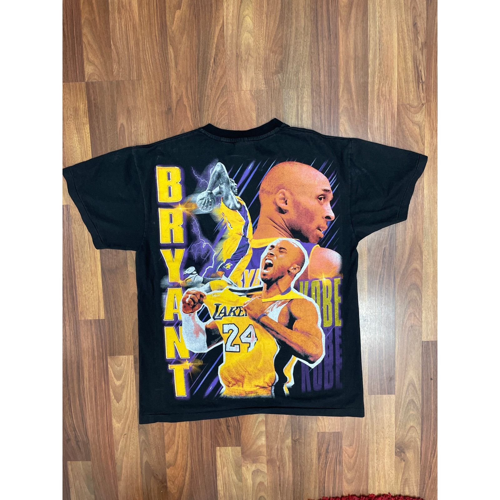 Vintage Kobe Bryant Big Hit Tee XL Size US XL / EU 56 / 4 - 4 Thumbnail