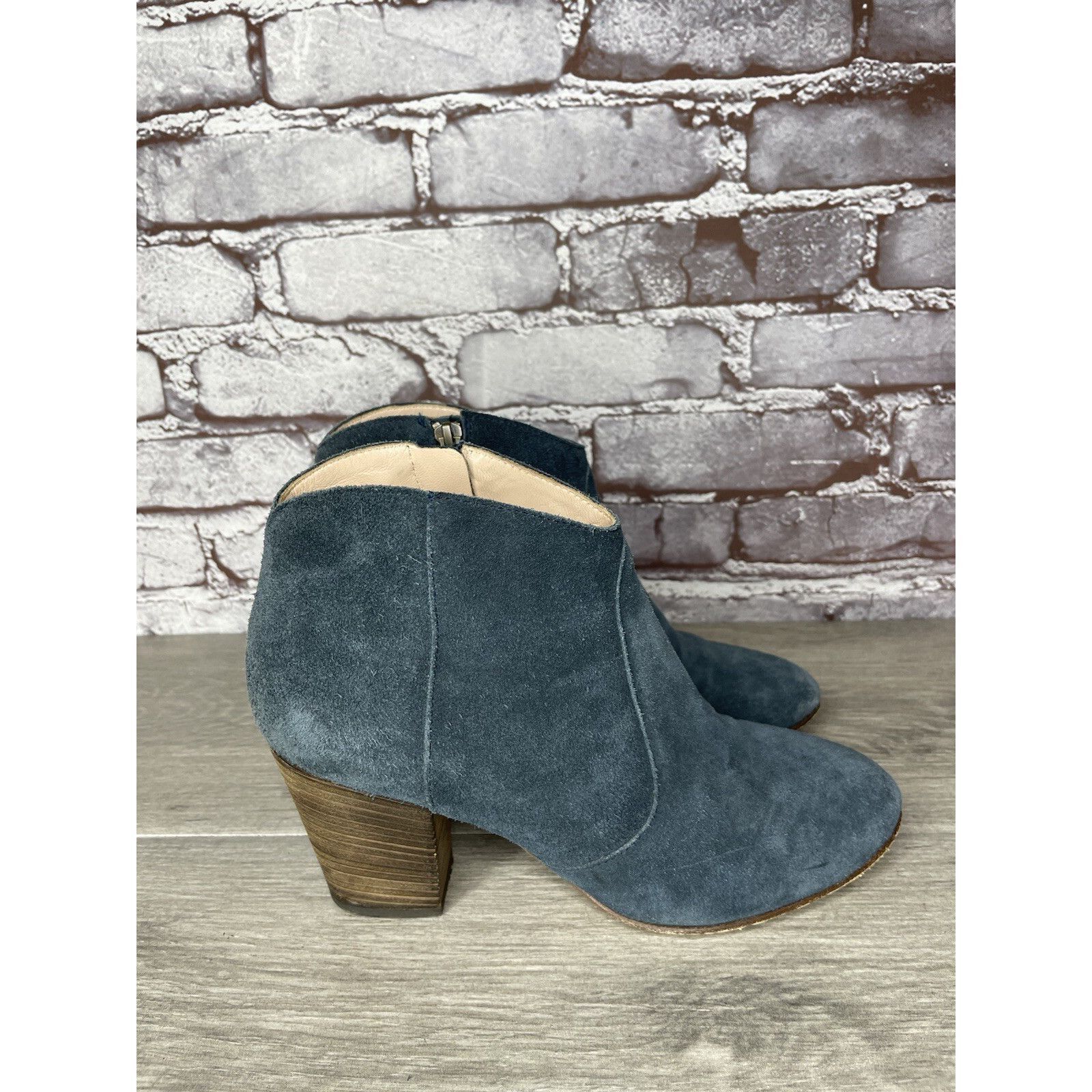 Club Monaco Club Monaco Brooklyn Blue Suede Side Zip Stacked Heel Bootie Size US 7.5 / IT 37.5 - 15 Thumbnail