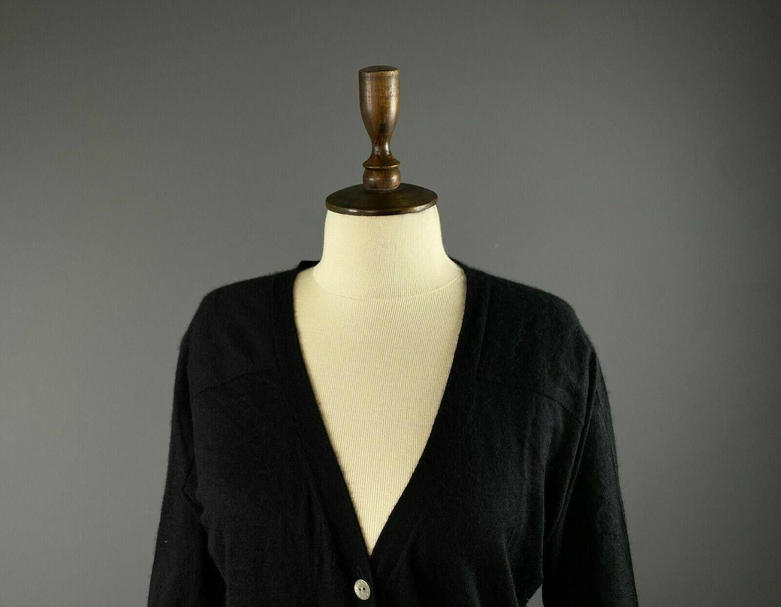 FTC Ladiess FTC V-Neck Black Cashmere Cardigan Jumper Size S Size S / US 4 / IT 40 - 2 Thumbnail