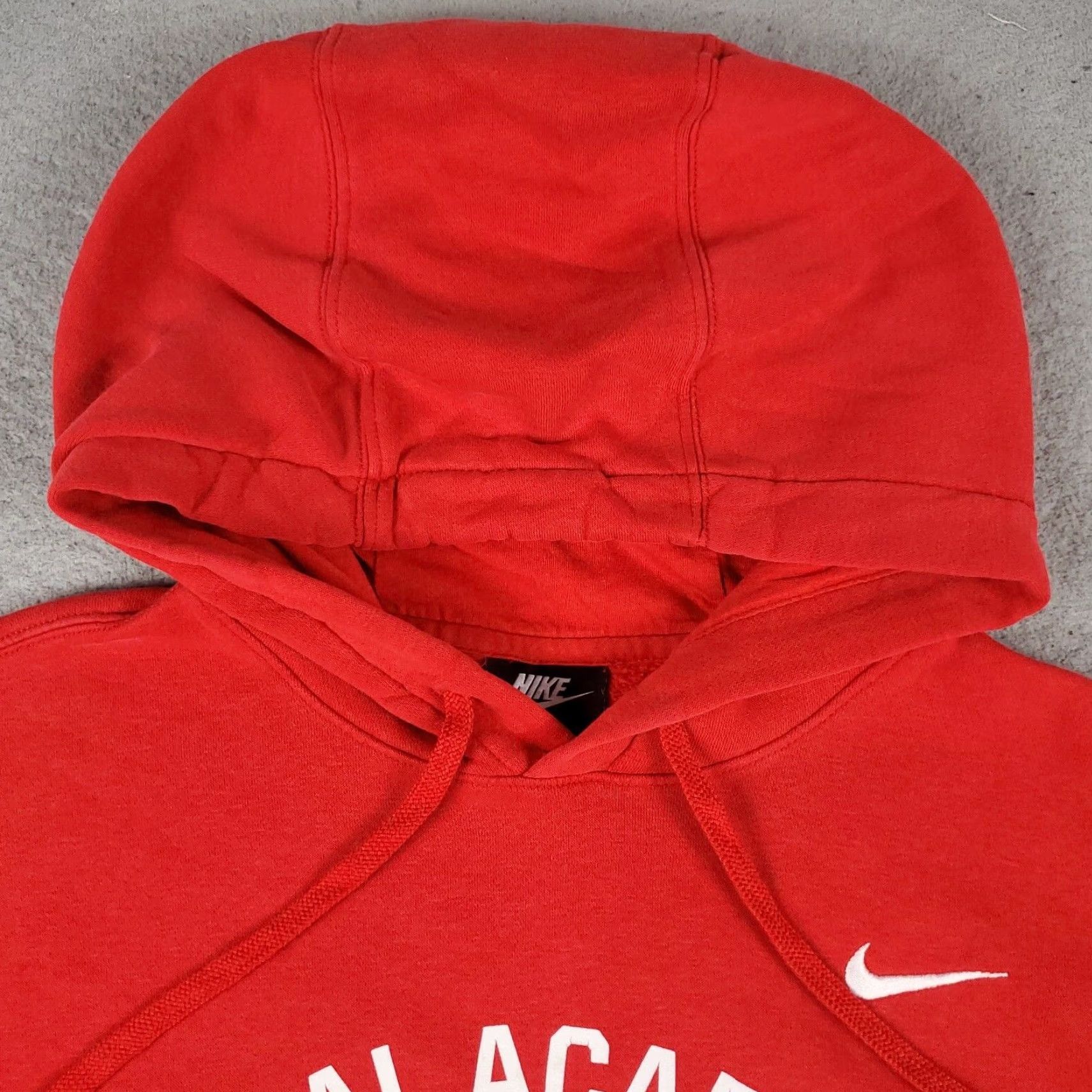 Nike VINTAGE Nike Hoodie Pullover Mens Medium Red Logo Sweatshirt Sportswear Casual Size US M / EU 48-50 / 2 - 2 Thumbnail