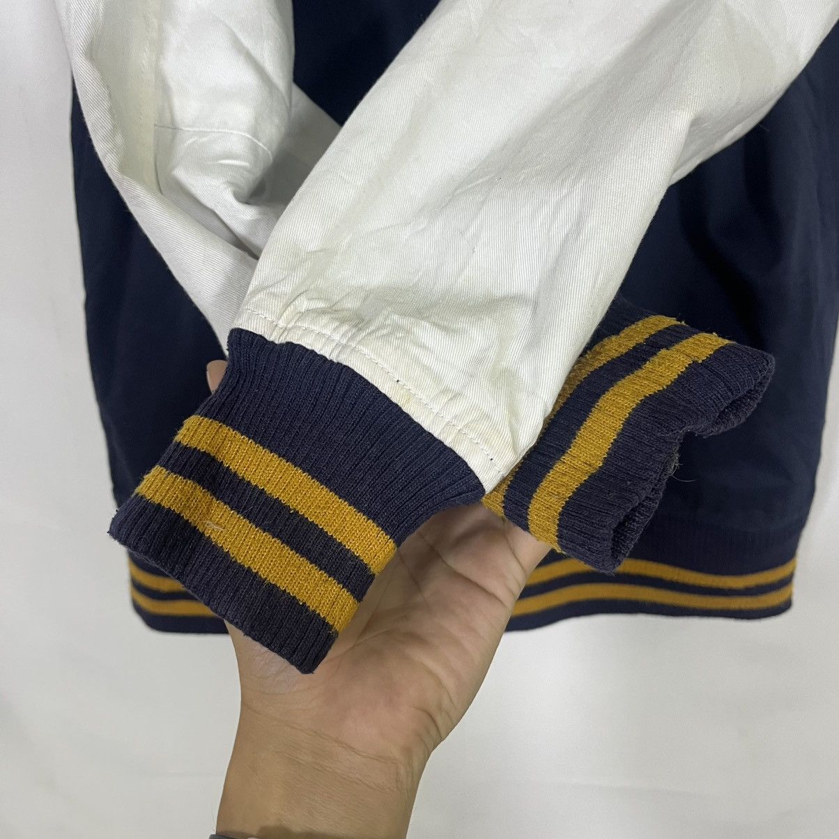 Vintage VTG BLUE CROSS CLASSIC VARSITY LETTERMAN Size US L / EU 52-54 / 3 - 10 Thumbnail