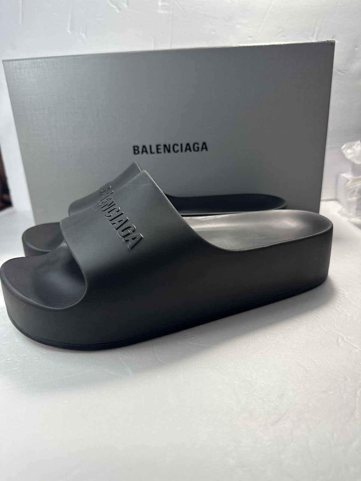 Balenciaga Balenciaga WOMEN'S CHUNKY SLIDE SANDAL IN BLACK rubber Size US 11 / IT 41 - 11 Thumbnail