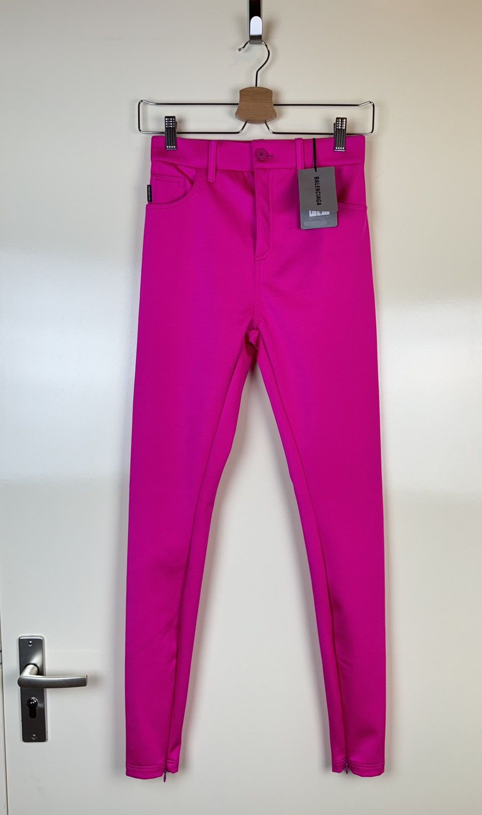 Balenciaga Balenciaga hot pink neon leggings slim trousers spandex XS Size 25" / US 0 / IT 36 - 1 Thumbnail