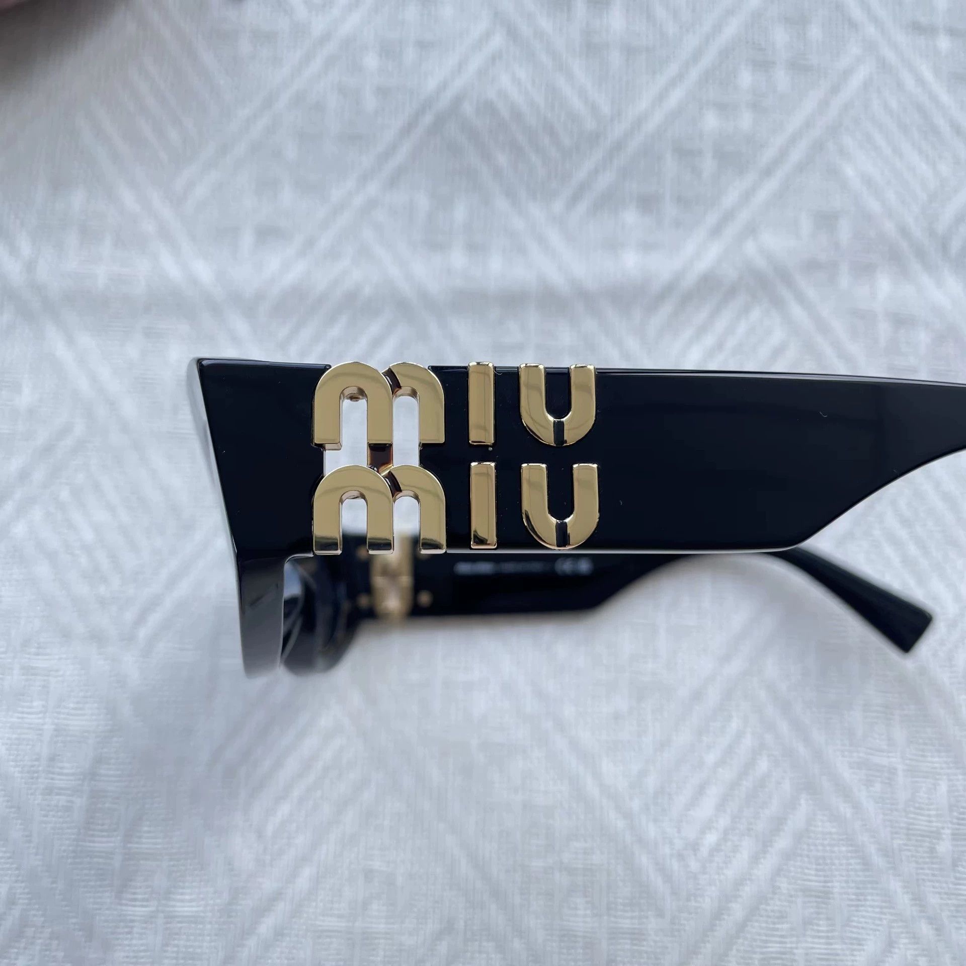 Miu Miu MIU MIU Women's Black Oval Sunglasses 99 New Full Set Size ONE SIZE - 4 Thumbnail