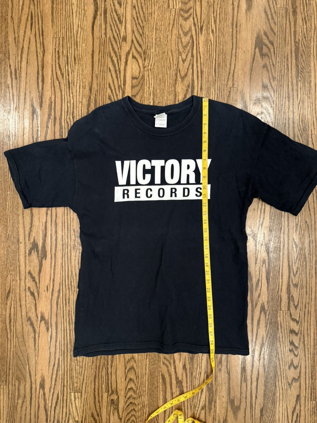 Other Victory Records | Classic Logo Shirt - Large Size US XL / EU 56 / 4 - 4 Thumbnail