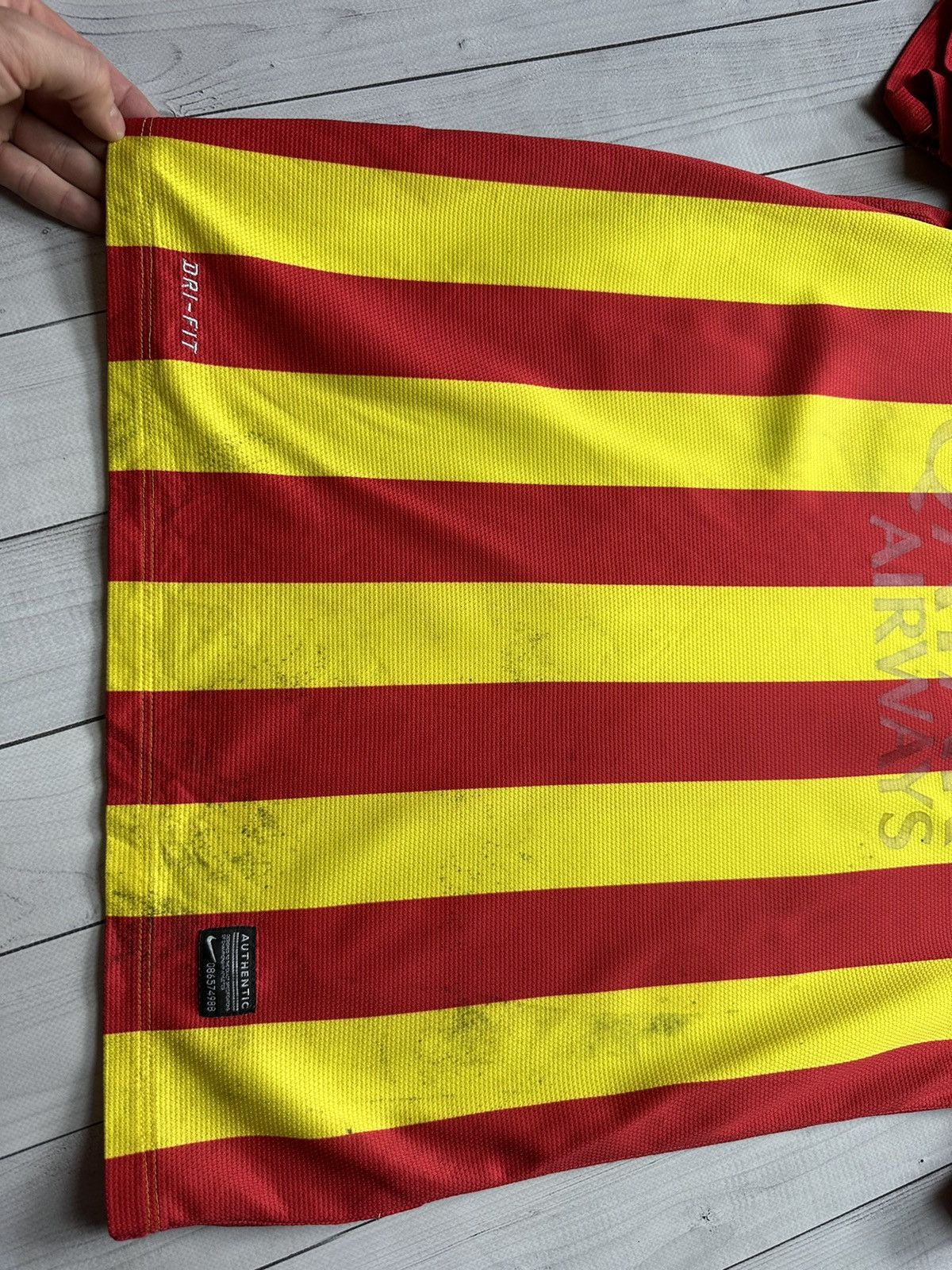 Vintage Vintage Barcelona soccer jersey size M distressed Size US M / EU 48-50 / 2 - 3 Thumbnail