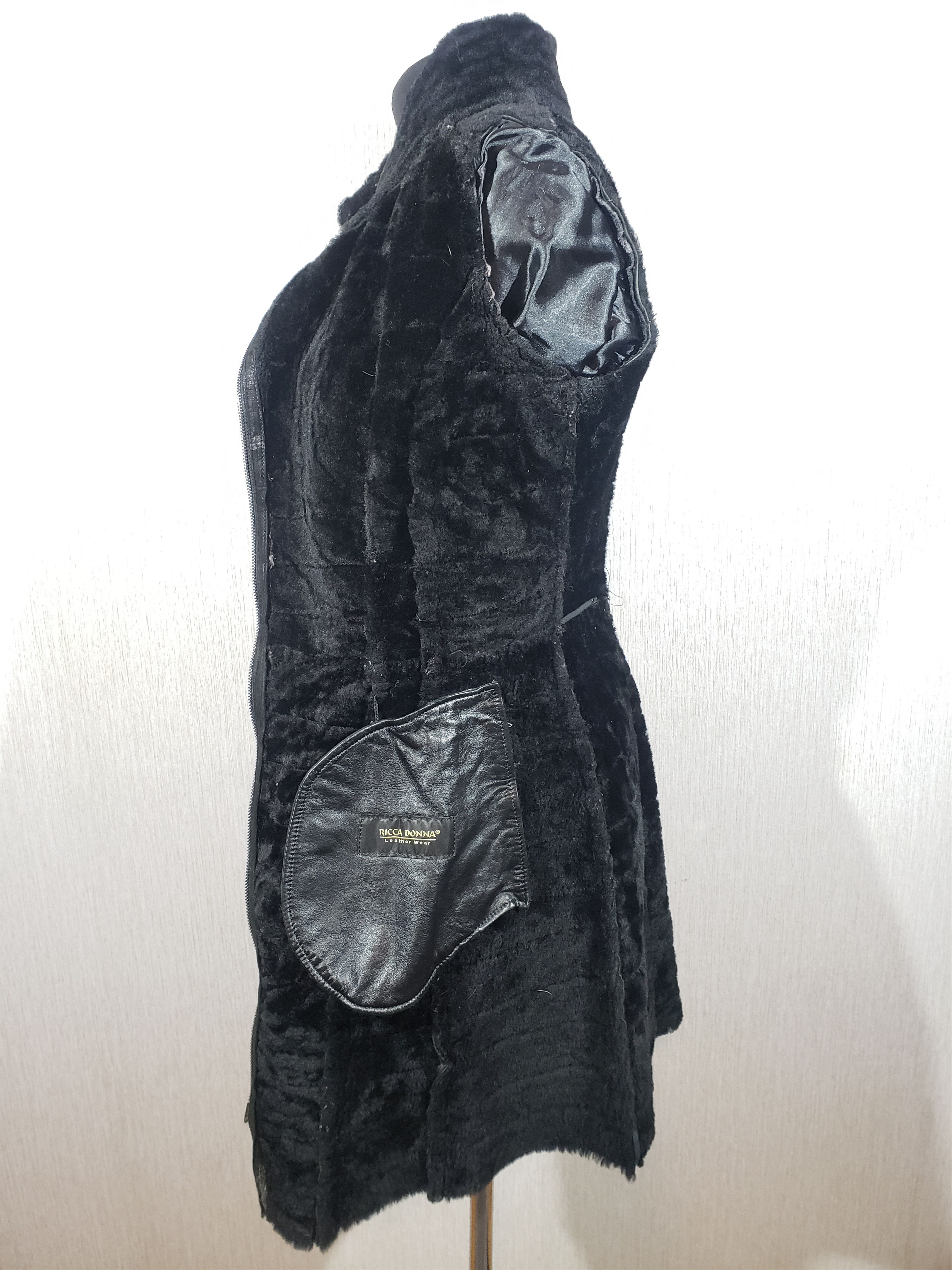 Other Stylish black sheepskin coat with leather sleeves. Size S / US 4 / IT 40 - 9 Thumbnail