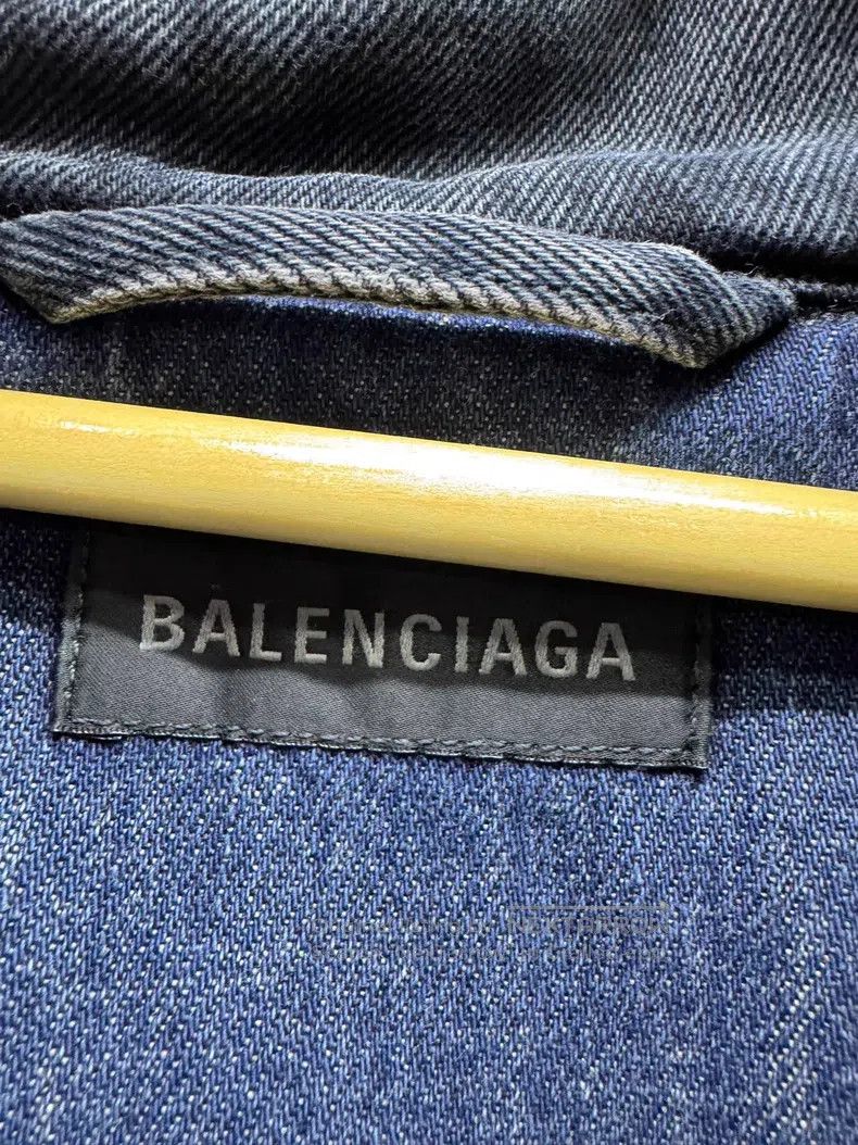 Balenciaga Balenciaga Color Blocked Washed Distressed Oversized Denim Size US S / EU 44-46 / 1 - 4 Thumbnail
