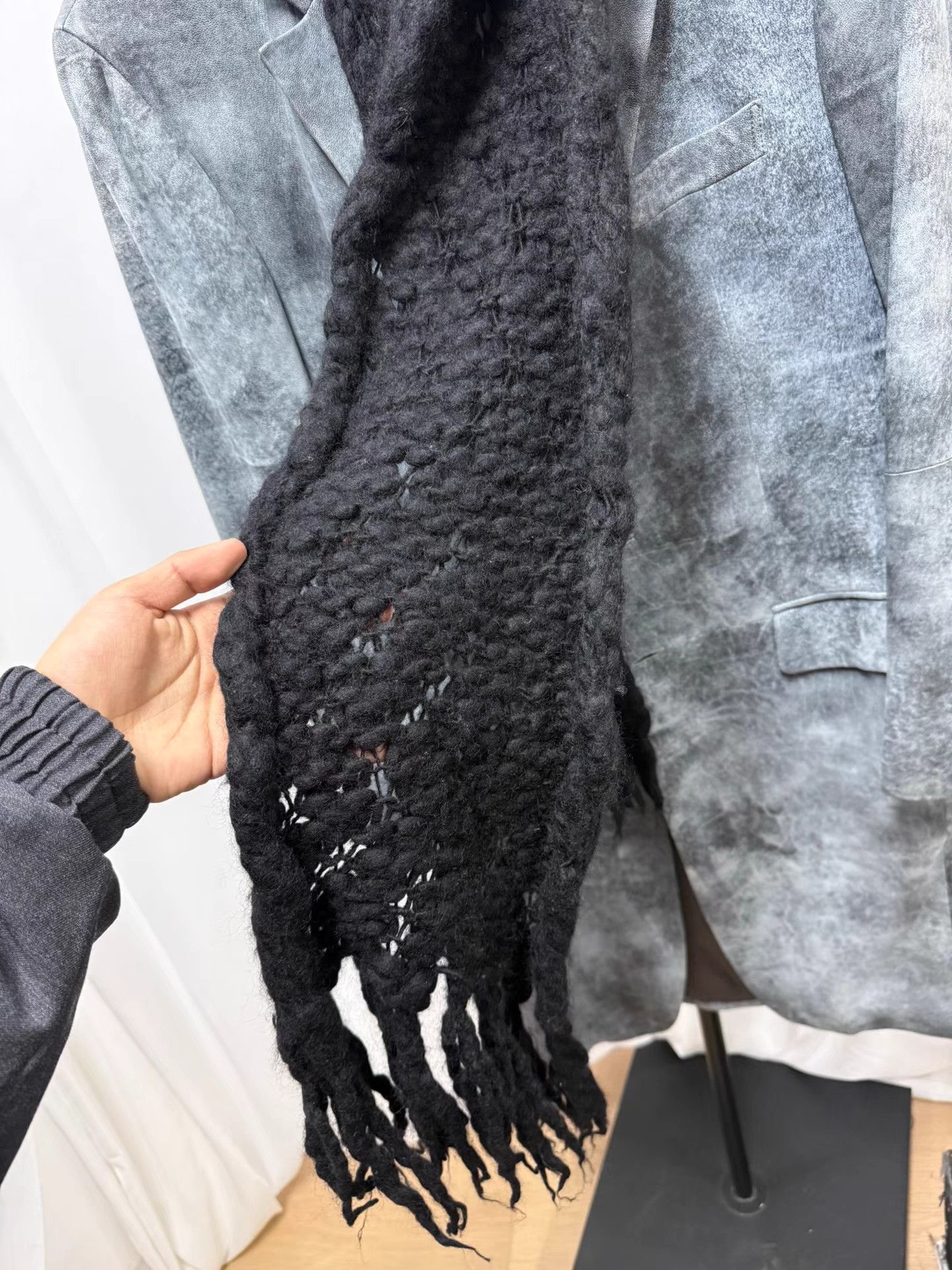 Yohji Yamamoto Yohji Yamamoto Heavy Wool Chunky Knit Dark Scarf K20 Size ONE SIZE - 3 Thumbnail