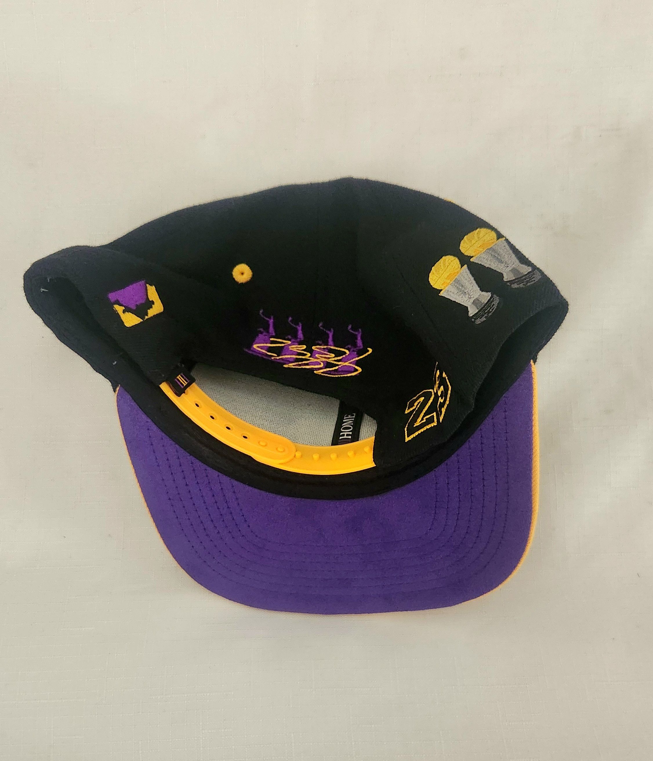 Homage Lebron James Homage Home RARE Limited LA Los Angeles Lakers Size ONE SIZE - 7 Thumbnail