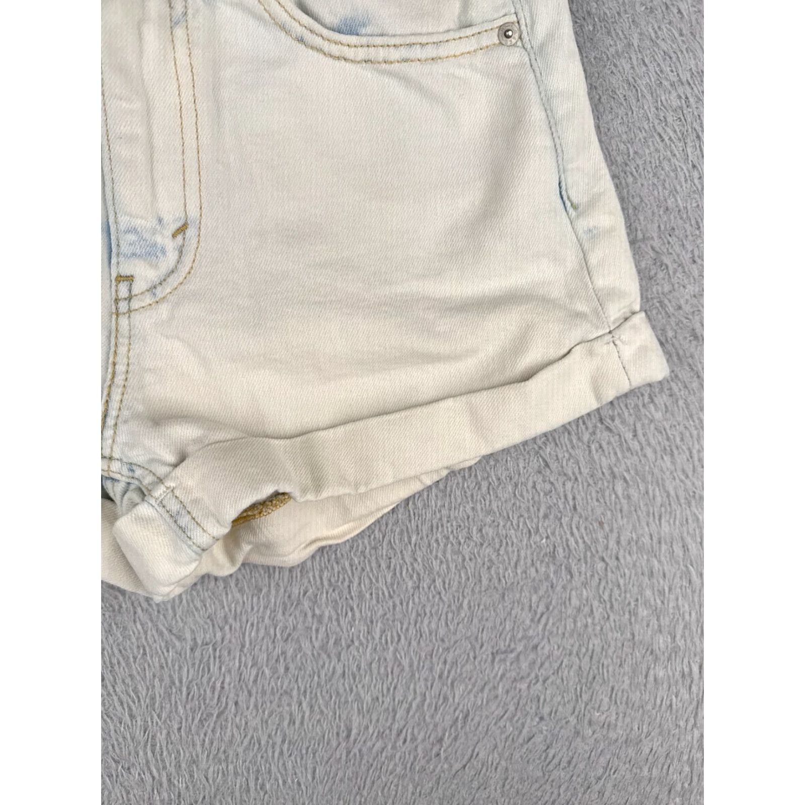 Levi's VINTAGE Levis Shorts Women Blue Acid Wash Cut Off Rolled Hem Mid Rise 24x2 80s Cross Mens? Size 42" / US 20 - 2 Thumbnail