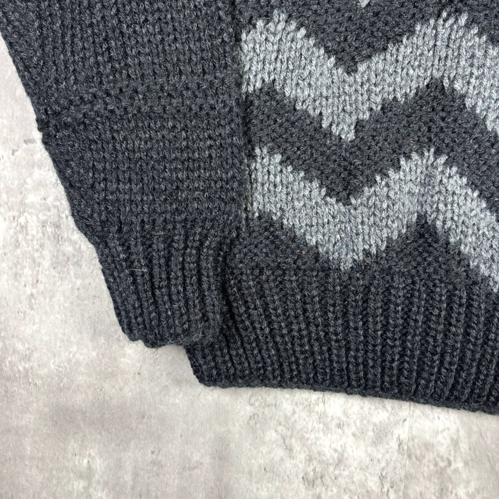 Vintage VINTAGE Forum Knit Sweater Geometric Striped Pattern Chunky Knit Adult Medium Black Crew Neck 80s Mens Pullover Caped? Size US M / EU 48-50 / 2 - 7 Thumbnail
