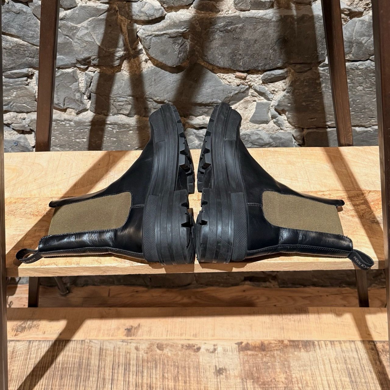 Alexander McQueen Alexander McQueen Black Leather Khaki Tread Chelsea Boots Size US 6 / EU 39 - 13 Thumbnail