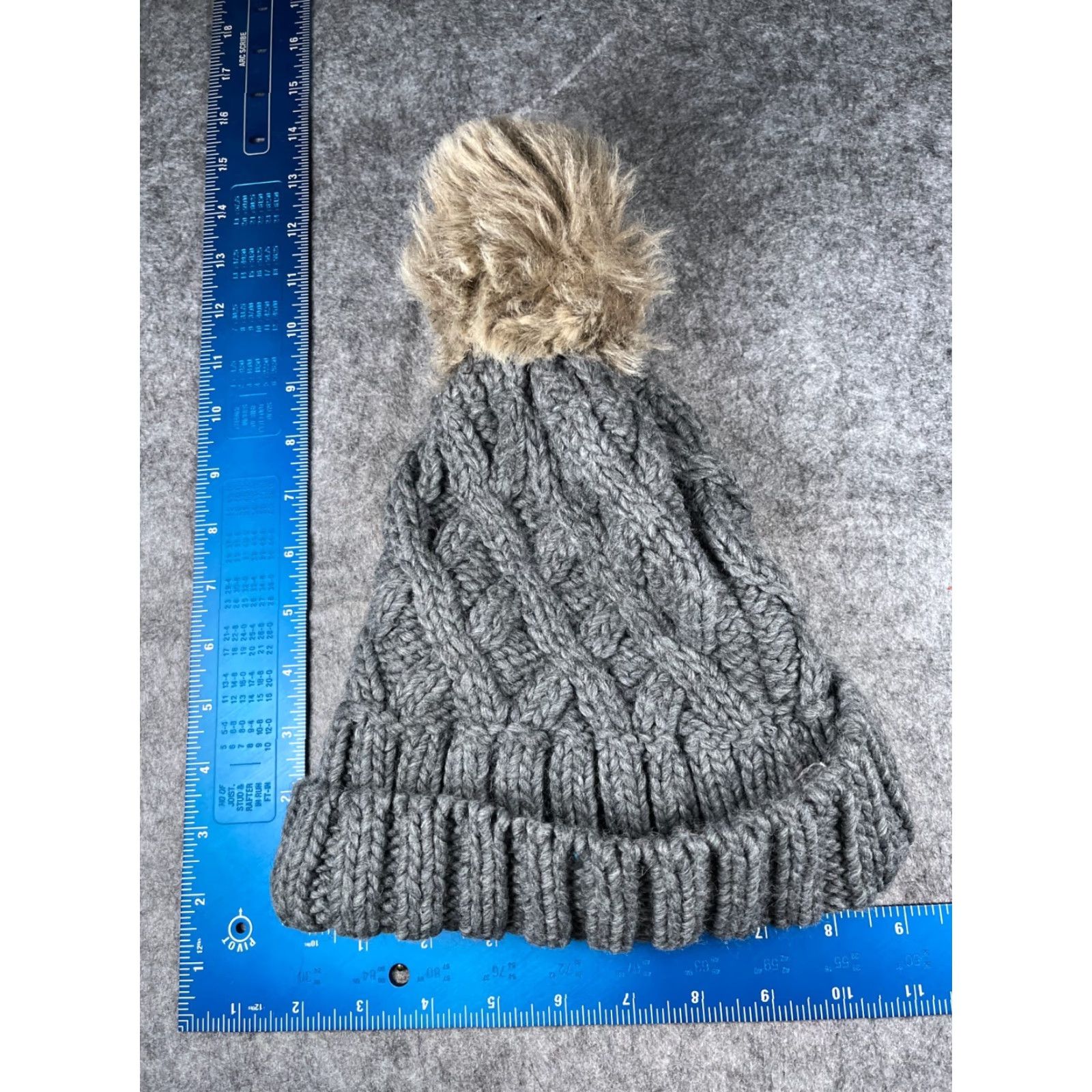 Vintage Beanie Toque Women One Size Gray Cable Knit 100% Acrylic Ski Pom Outdoors Size ONE SIZE - 4 Thumbnail