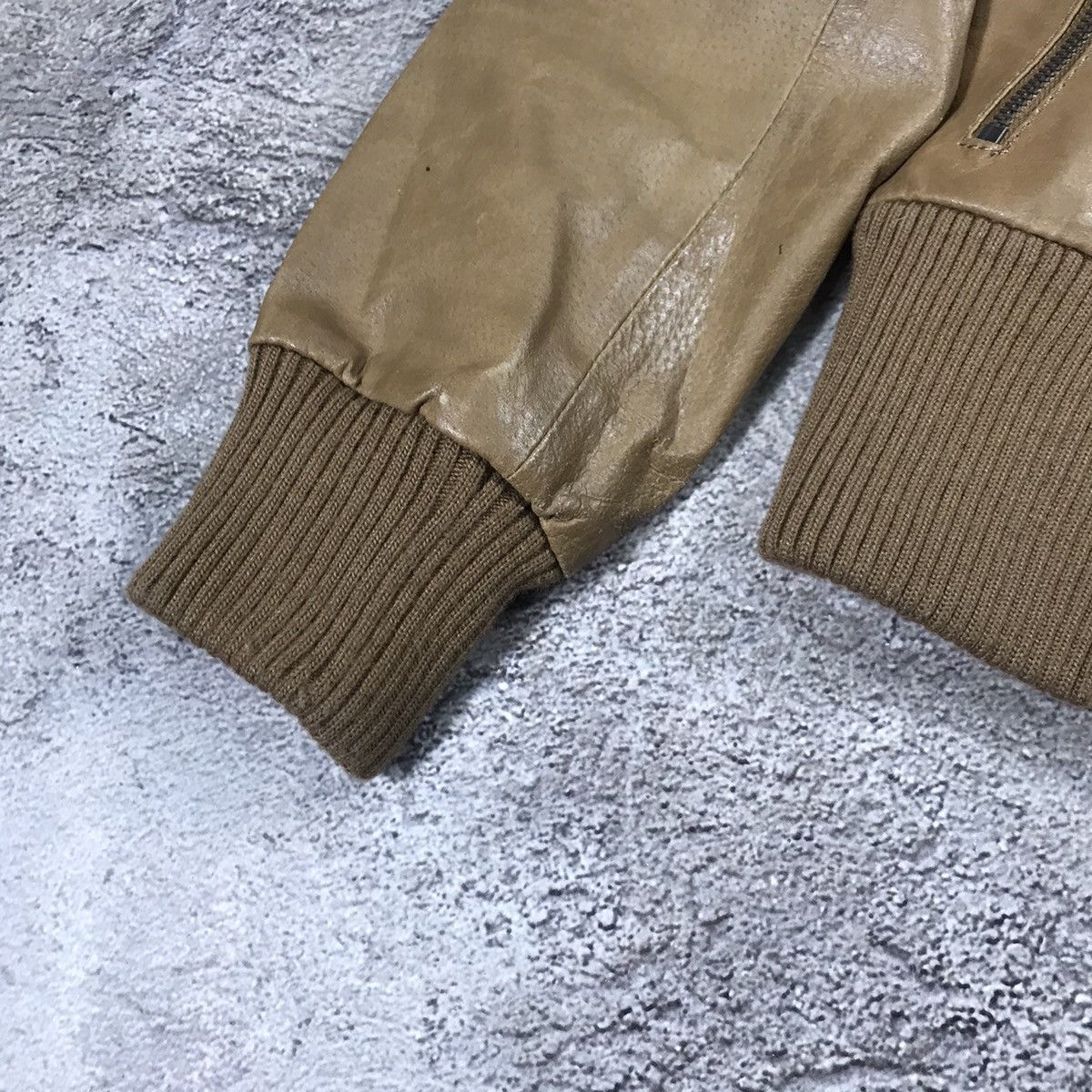Vintage Vintage Y2K Tan Bomber Jacket Streetwear Japan Worn In M Size M / US 6-8 / IT 42-44 - 3 Thumbnail