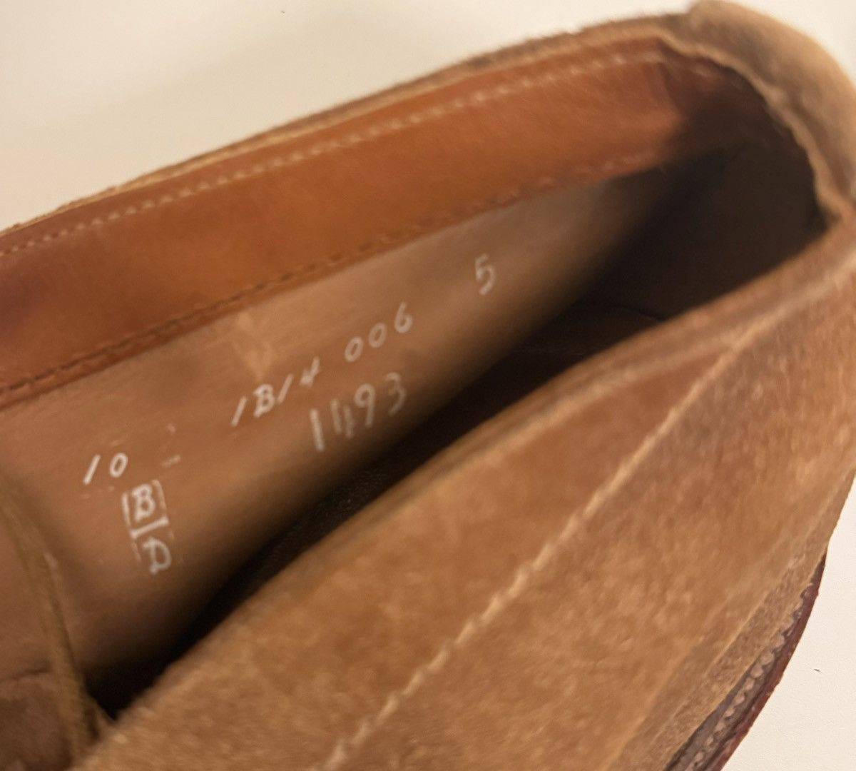 Alden Alden Suede Chukka Boot - Unlined, Leyden Last - 10 - V Good Size US 10 / EU 43 - 8 Thumbnail