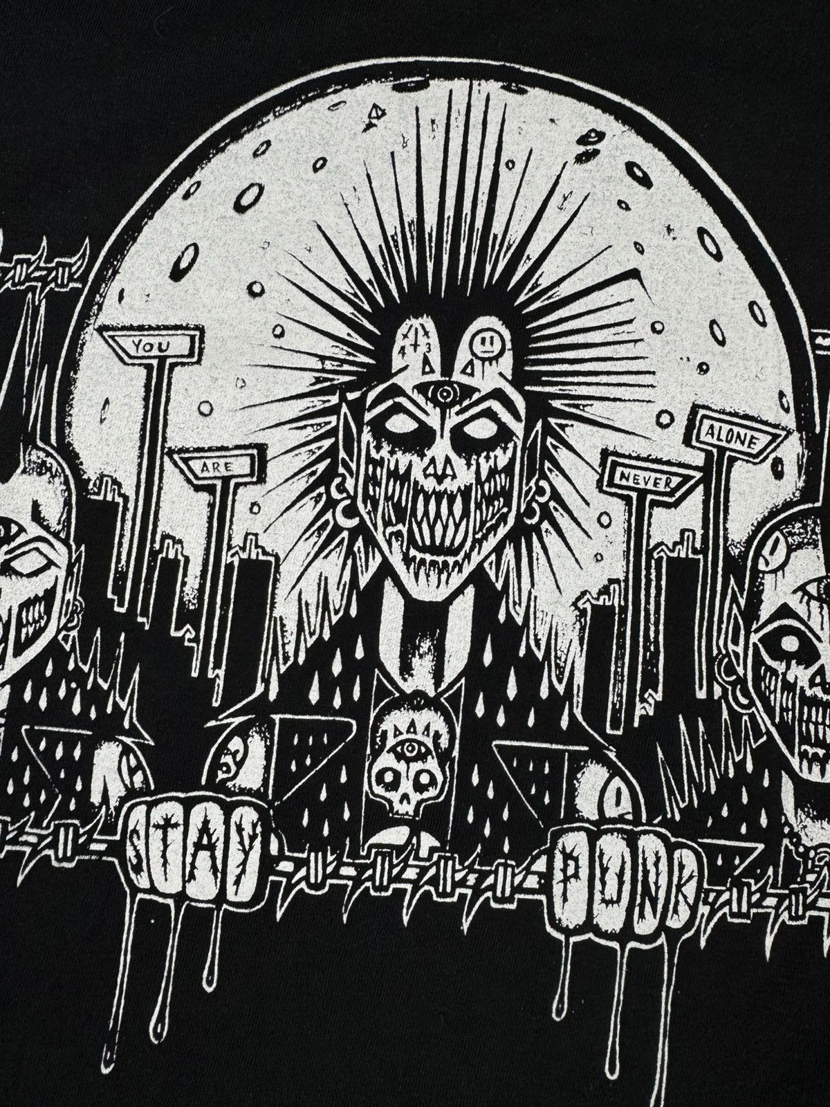 Band Tees × Vintage Vintage Y2K Grimmed out graphic band tee Size US L / EU 52-54 / 3 - 8 Thumbnail