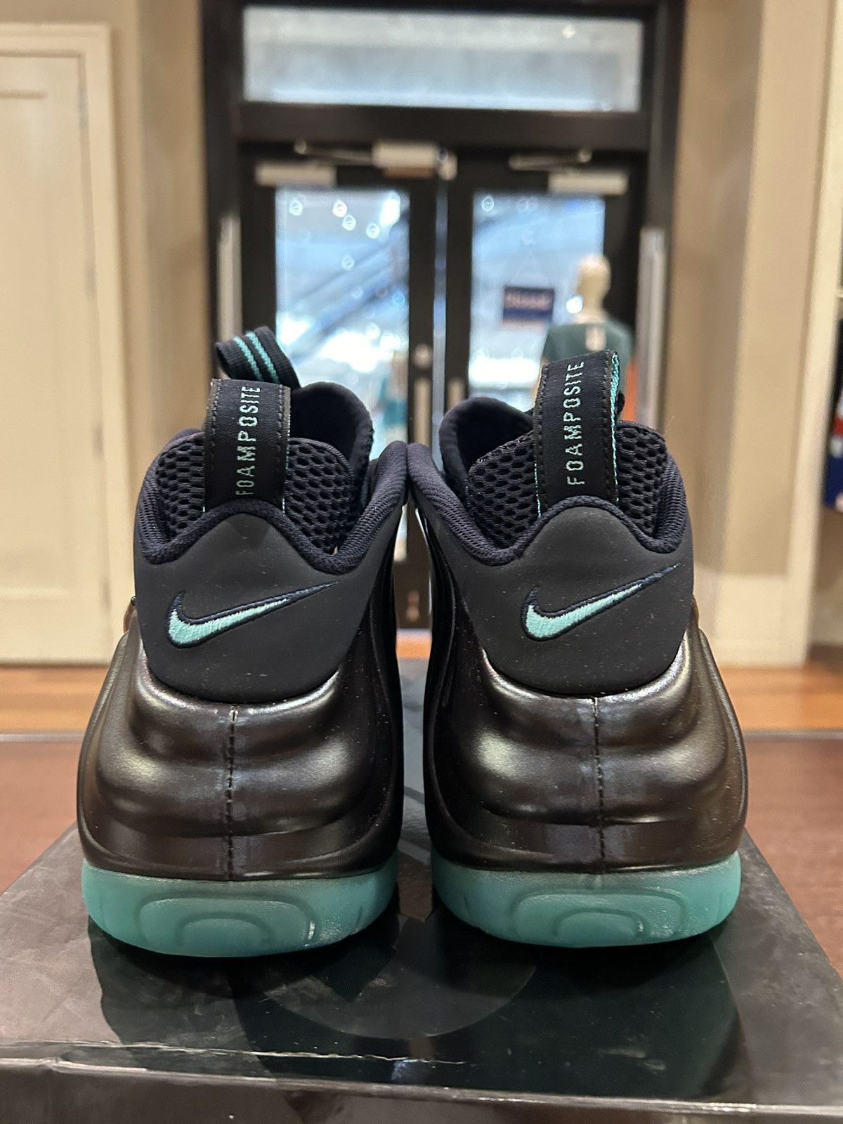 Nike Air Foamposite PRO Size US 12 / EU 45 - 4 Thumbnail