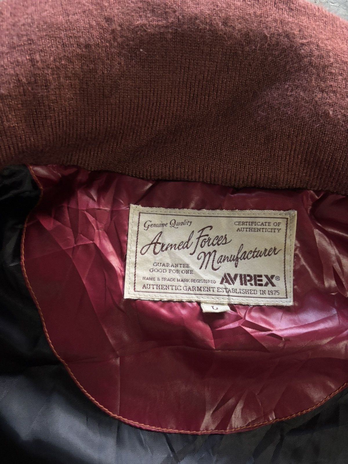 Avirex AVIREX puffer jacket big logo backhit sick design Size US L / EU 52-54 / 3 - 2 Thumbnail