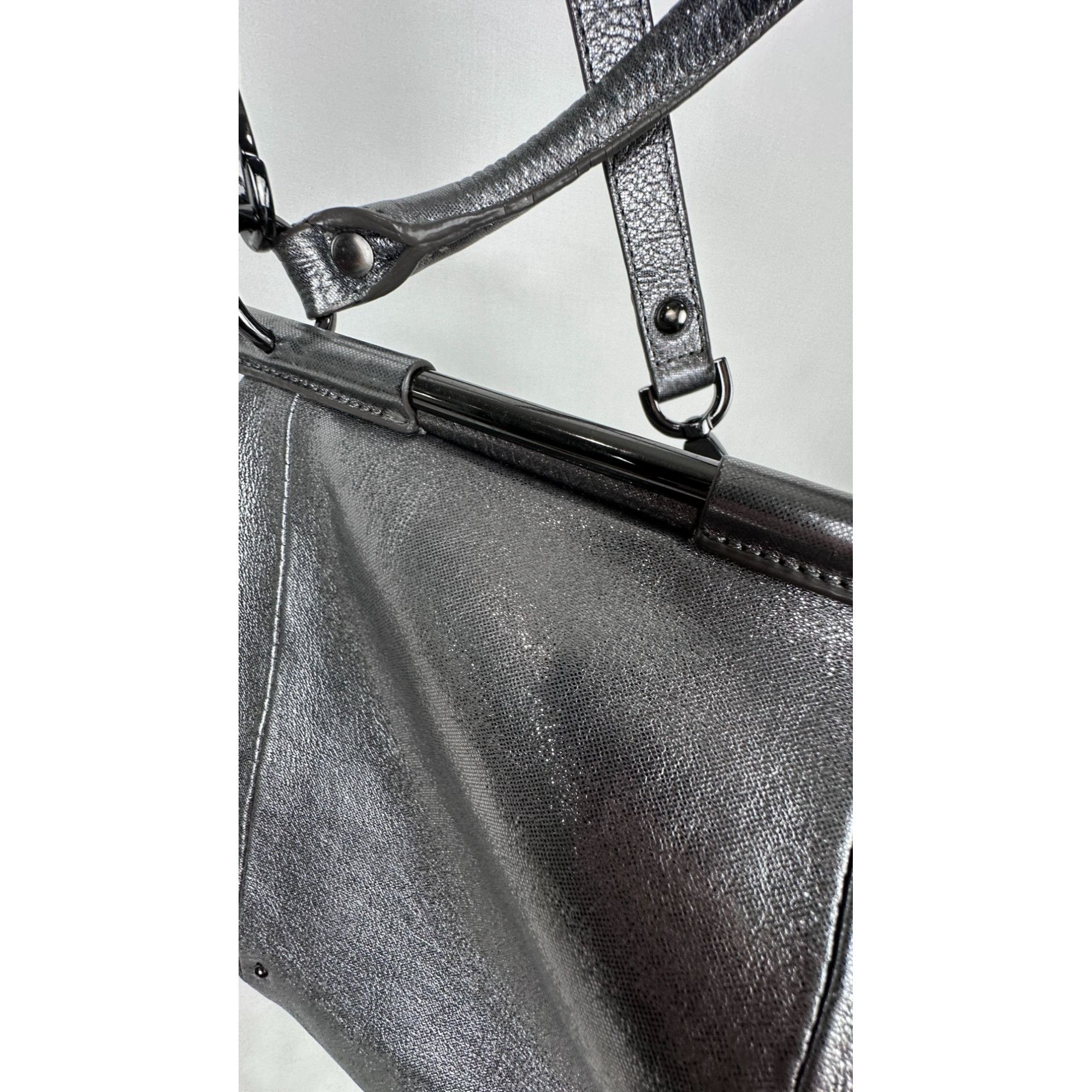 Kenneth Cole Kenneth Cole New York Metallic Silver Leather Shoulder Bag M Size ONE SIZE - 18 Thumbnail