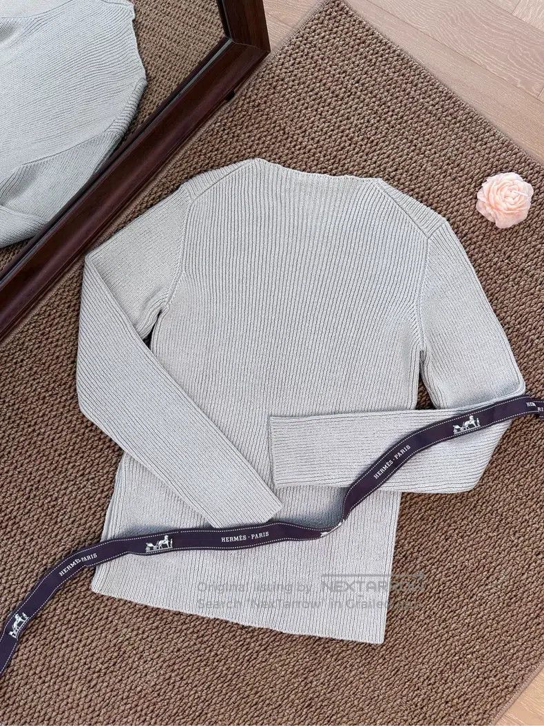 Hermes Hermes Silk Button Knit Top - Oatmeal Size M / US 6-8 / IT 42-44 - 2 Thumbnail
