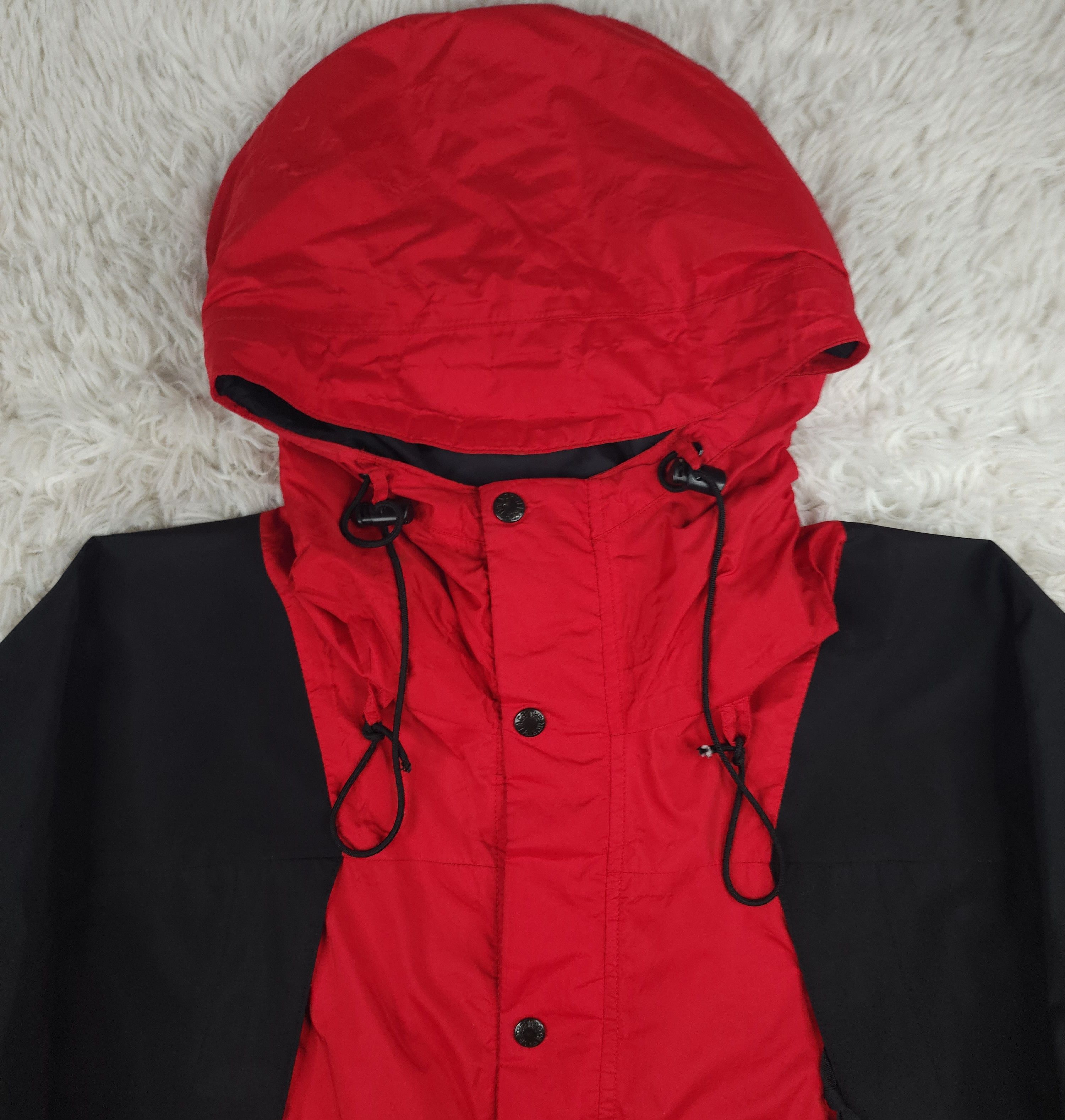 The North Face The North Face Gore-Tex red mountain windbreaker jacket Size US M / EU 48-50 / 2 - 6 Thumbnail
